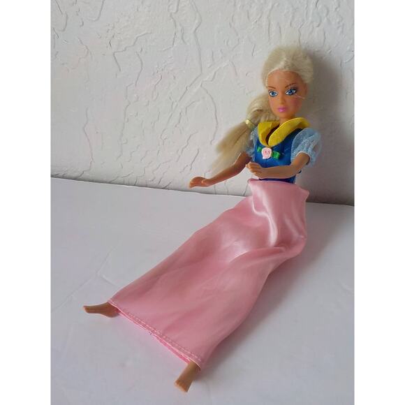 2008 Glamour Girls Chic Doll 12" Twist Turn Cinderella Dress Barbie style - Picture 3 of 4